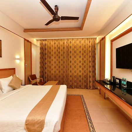 Hotel Roopa Mysuru Zewnętrze zdjęcie