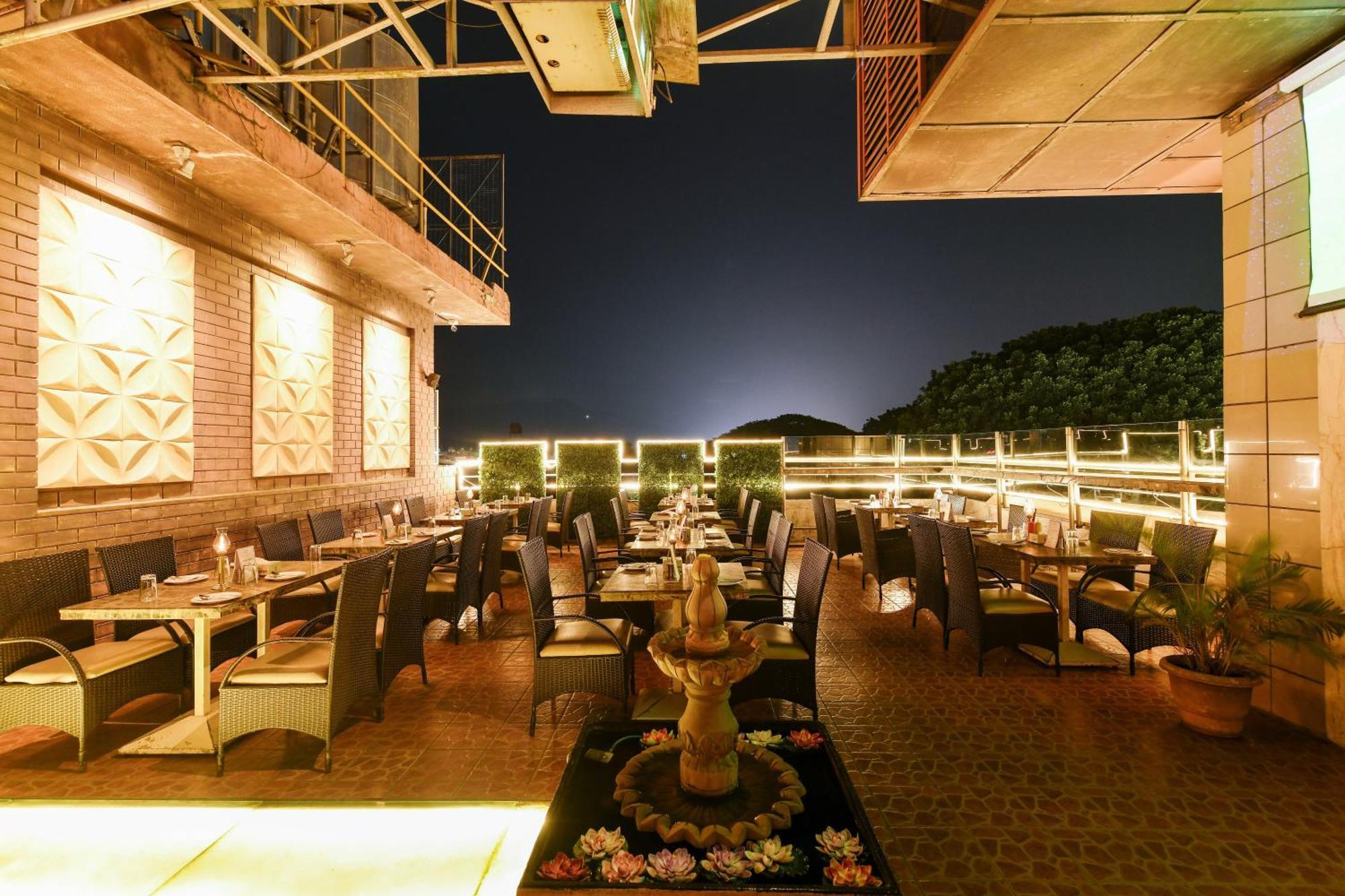 Hotel Roopa Mysuru Zewnętrze zdjęcie