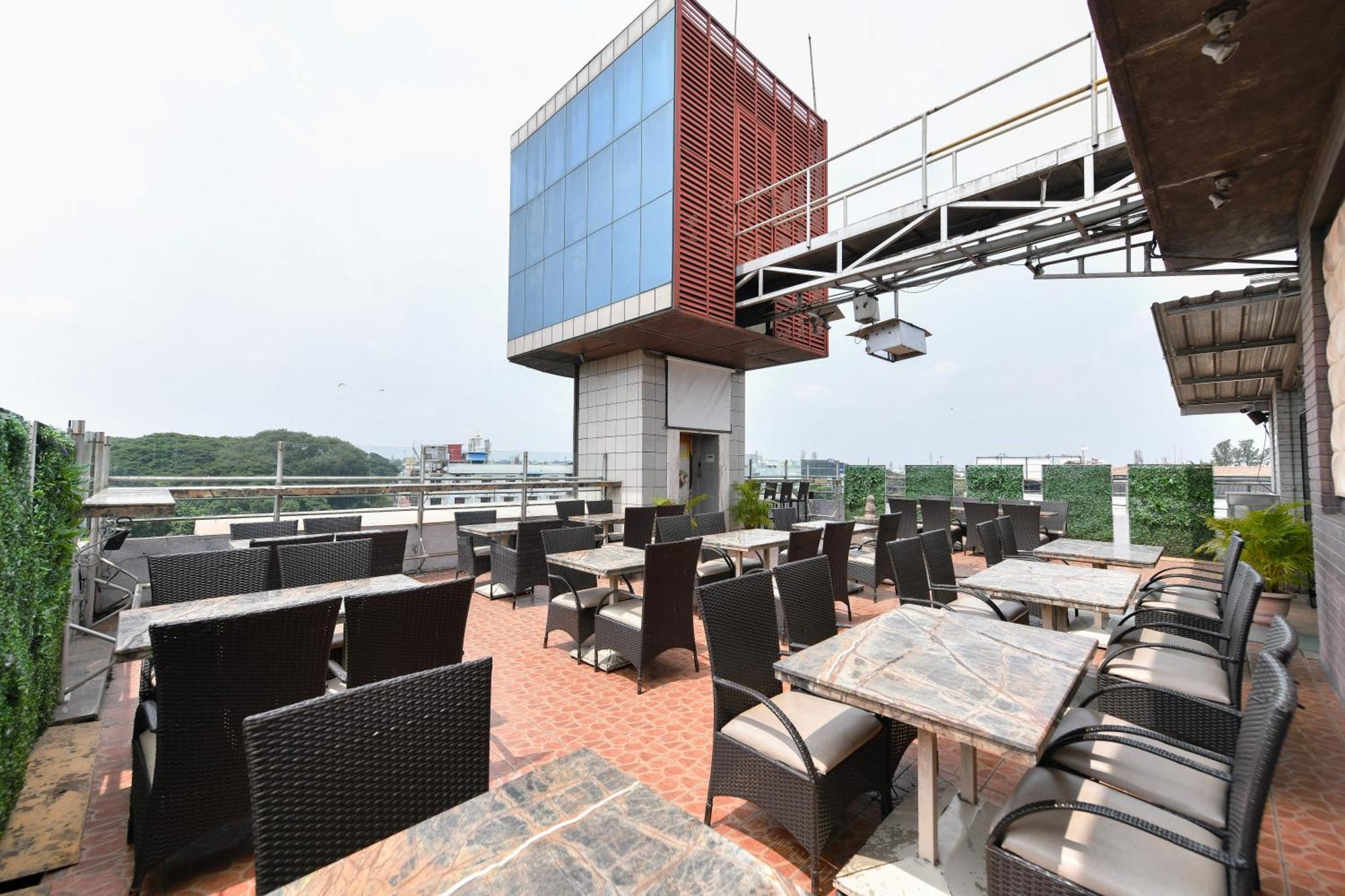 Hotel Roopa Mysuru Zewnętrze zdjęcie