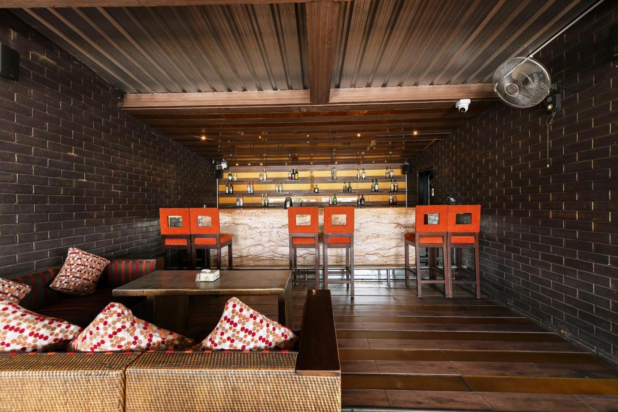 Hotel Roopa Mysuru Zewnętrze zdjęcie