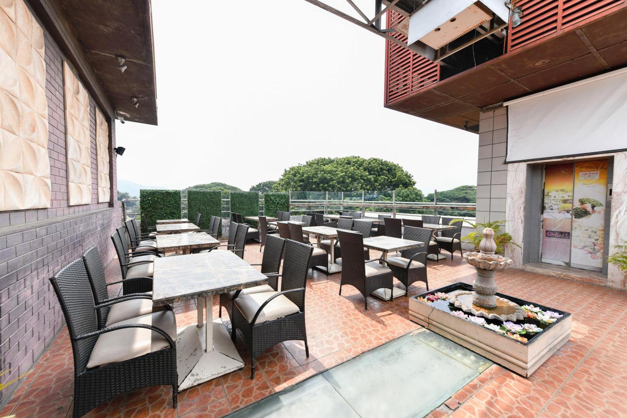 Hotel Roopa Mysuru Zewnętrze zdjęcie