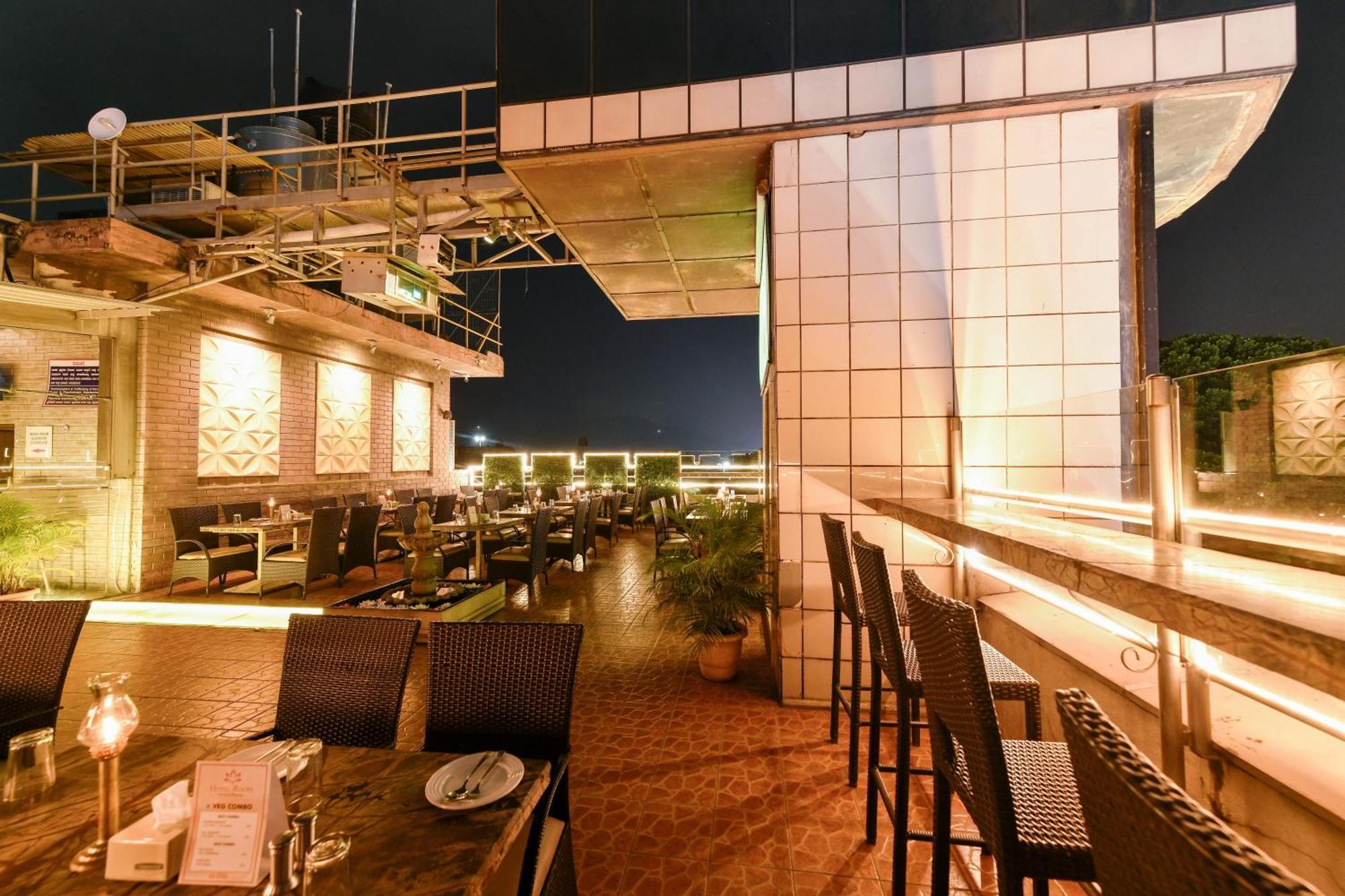 Hotel Roopa Mysuru Zewnętrze zdjęcie