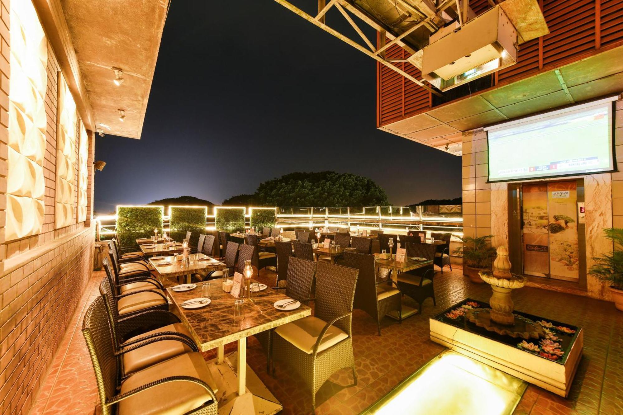 Hotel Roopa Mysuru Zewnętrze zdjęcie