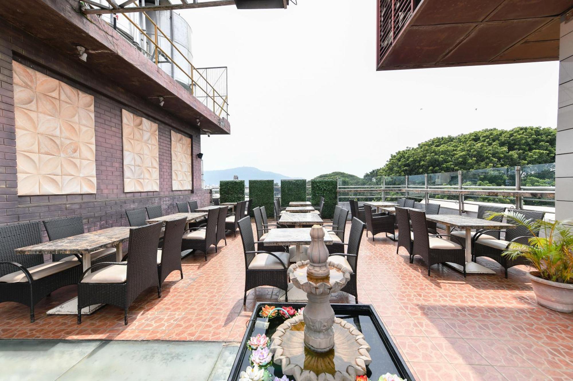 Hotel Roopa Mysuru Zewnętrze zdjęcie